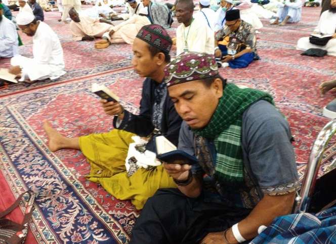 Jemaah Haji Indonesia Lantunkan Alquran di Masjid Nabawi