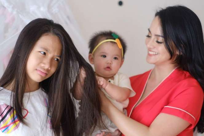 Putri Ririn dan Almarhum Ferry, Tambah Tembam Bikin Gemas!