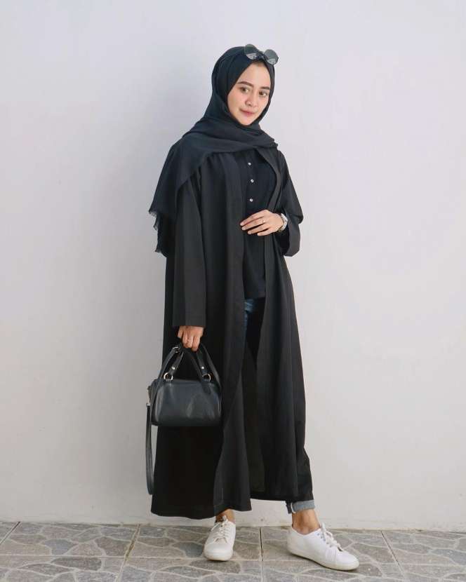 Chairina Nur Fajrina: `Black is My Happy Colour`