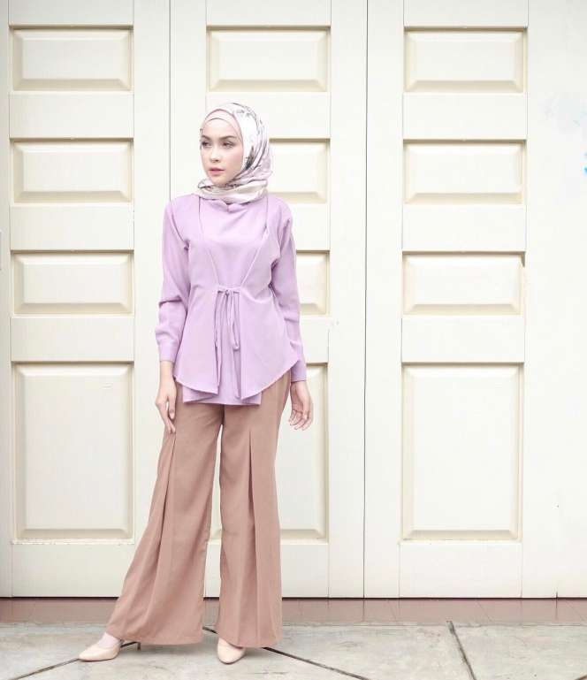 Hamidah Rachmayanti: Hobi Pakai Busana Nuansa Pastel
