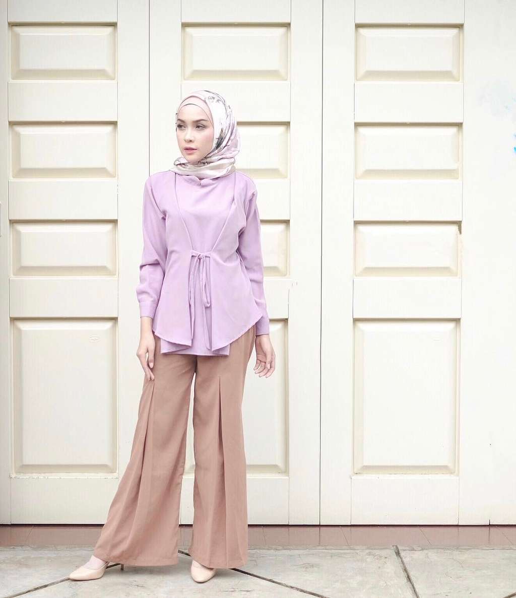 Hamidah Rachmayanti: Hobi Pakai Busana Nuansa Pastel