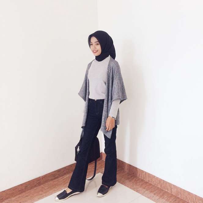 Padupadan Monokrom Ala Fadhila Fathurachmi