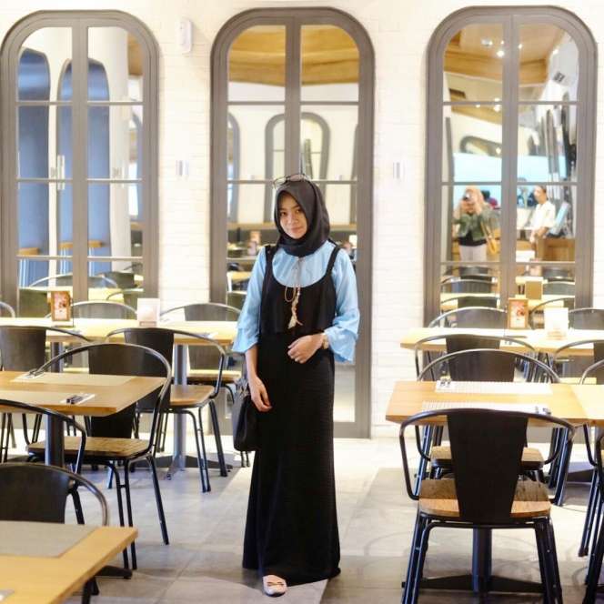Gaya Simpel Nadia Adlina dengan 'Long Dress'