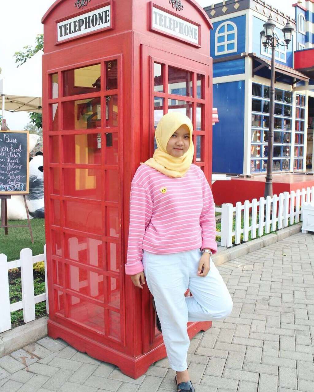 Outfit Santai Yullya Furnama Nurlaillah di Akhir Pekan