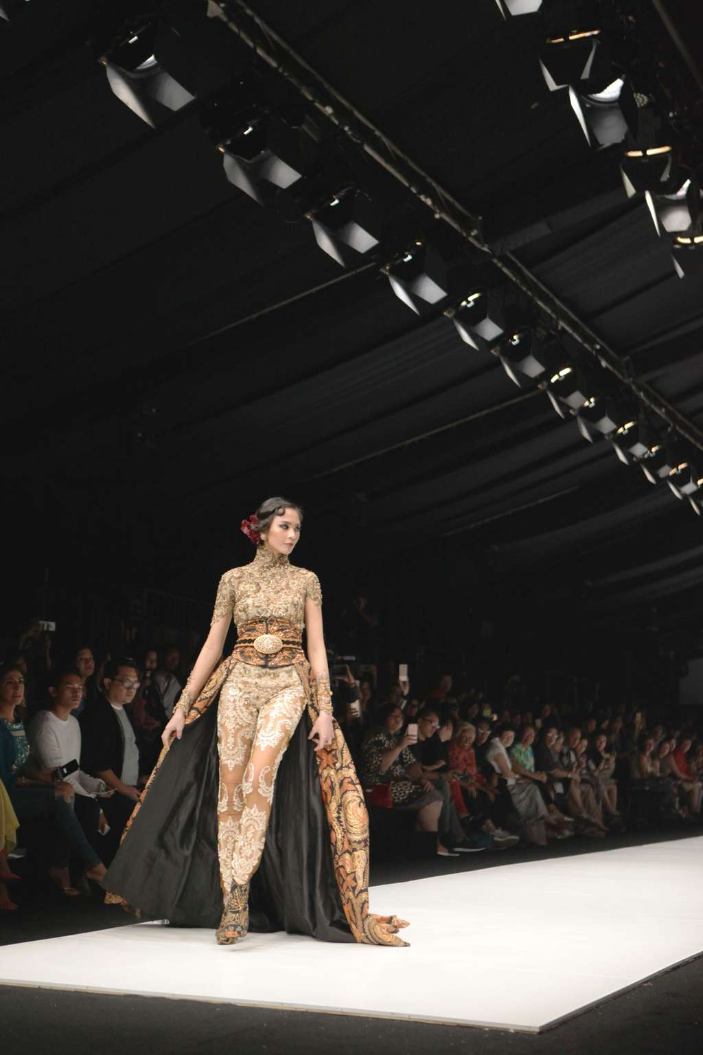 Koleksi Memukau di Jakarta Fashion Week 2018