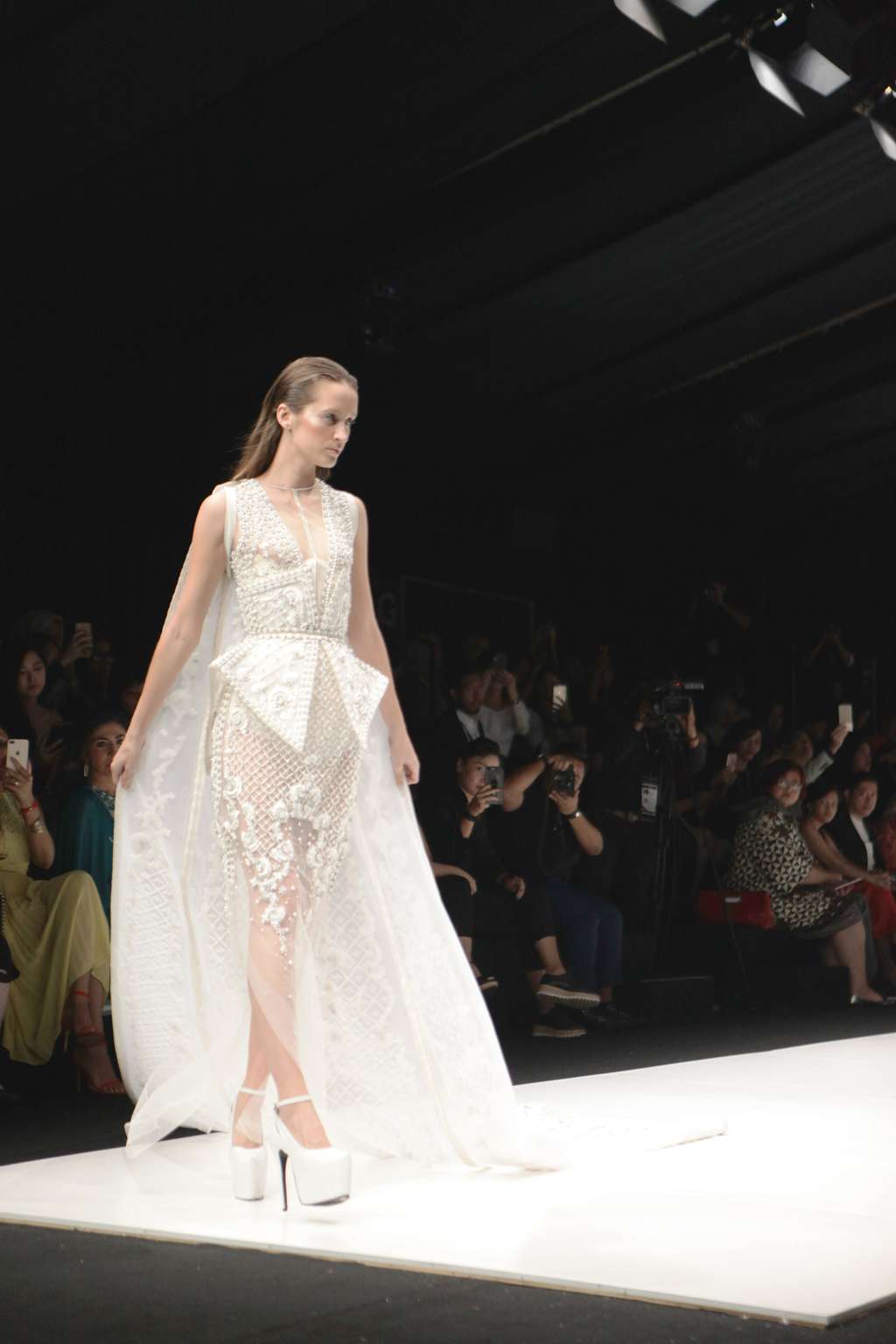 Koleksi Memukau di Jakarta Fashion Week 2018