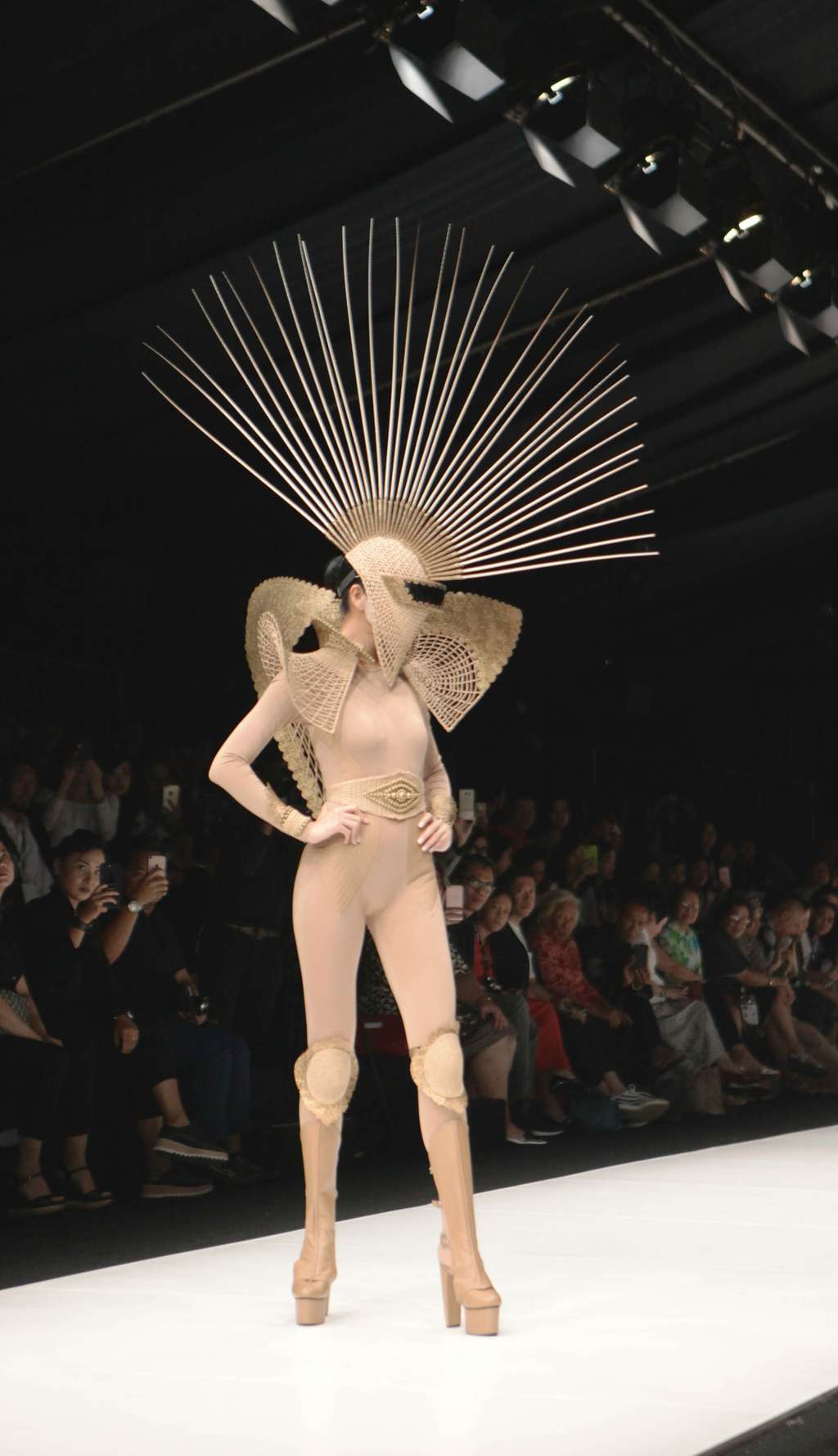 Koleksi Memukau di Jakarta Fashion Week 2018