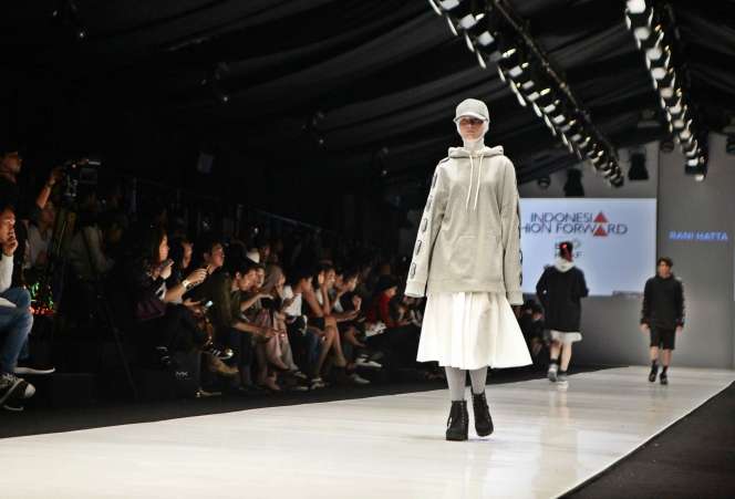 Gaya Hijab Urban Rani Hatta di JFW 2018