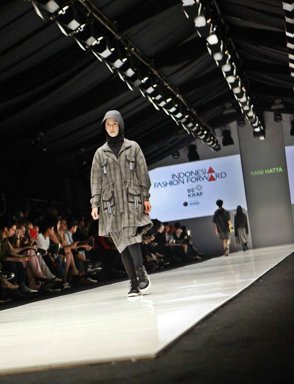 Gaya Hijab Urban Rani Hatta di JFW 2018