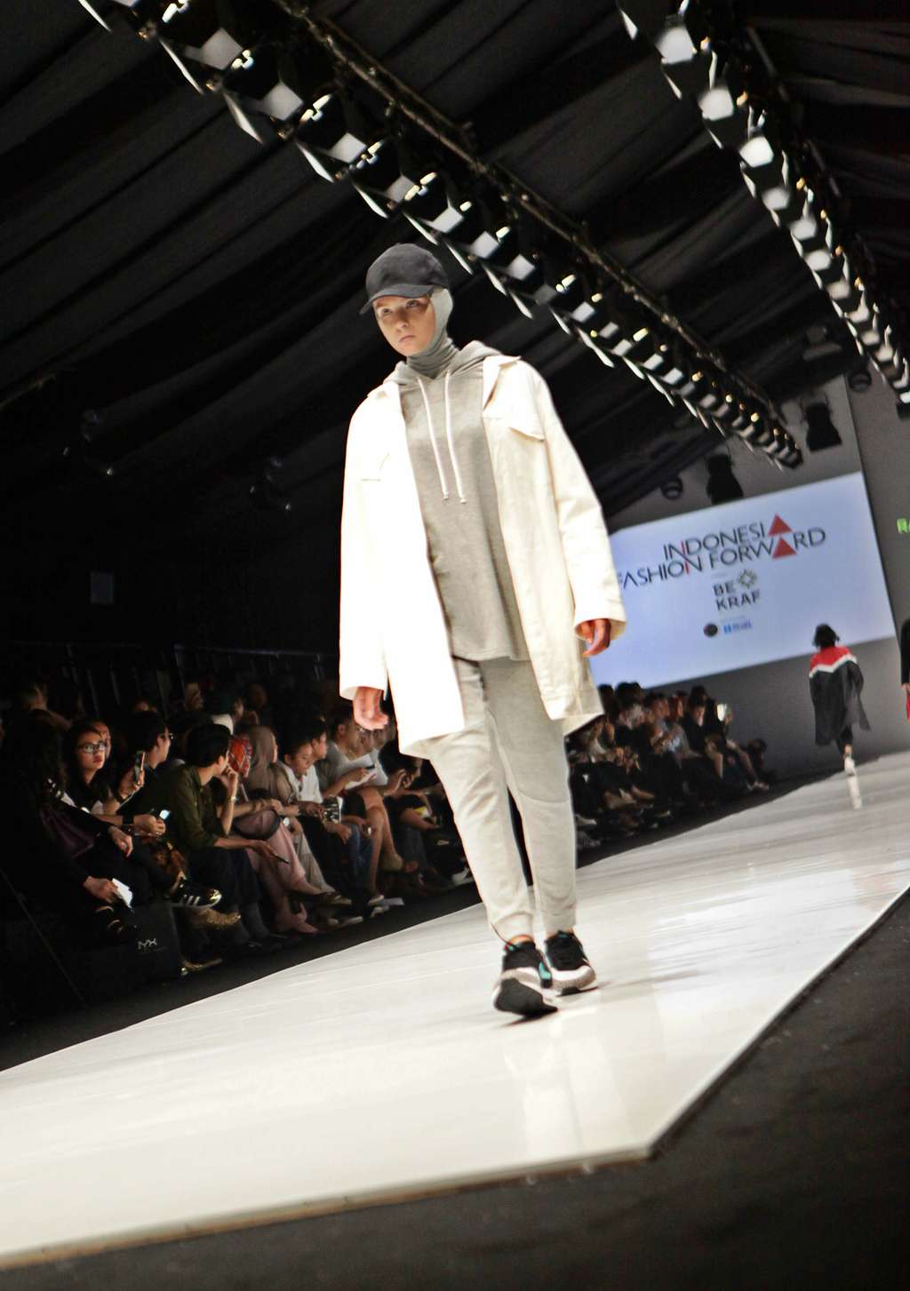 Gaya Hijab Urban Rani Hatta di JFW 2018