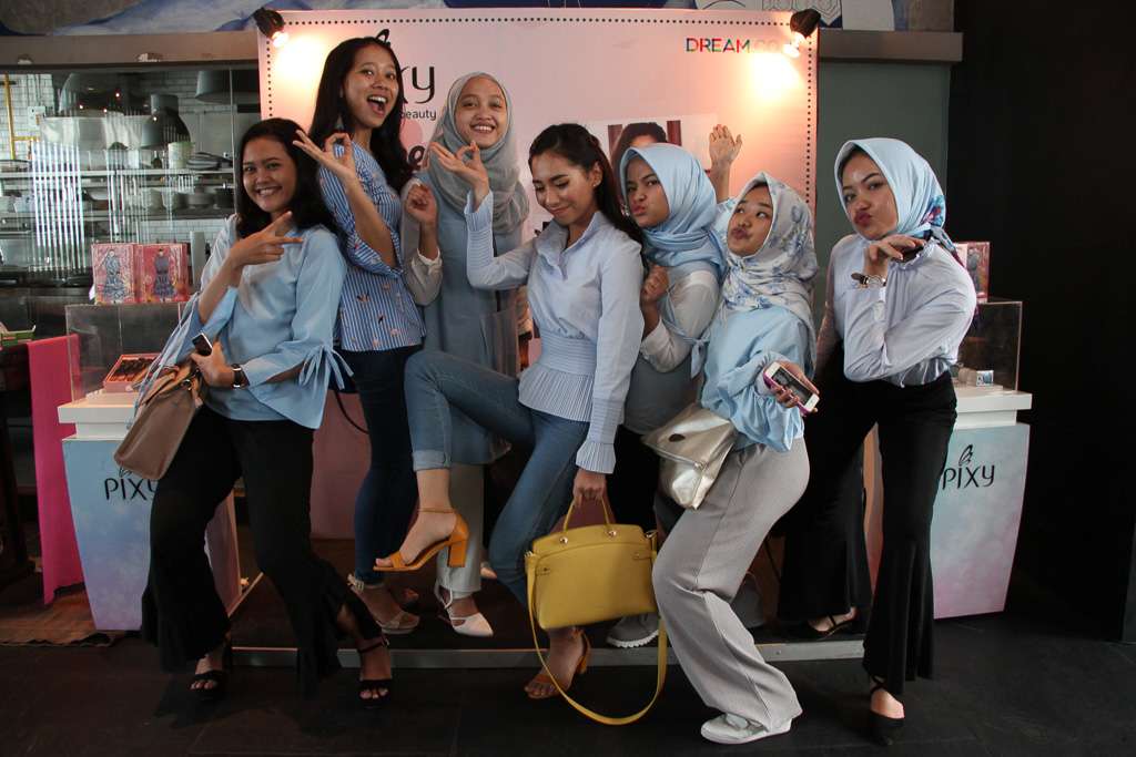 Foto: Kehebohan `One Fine Day` Bersama Tiga Beauty Vlogger
