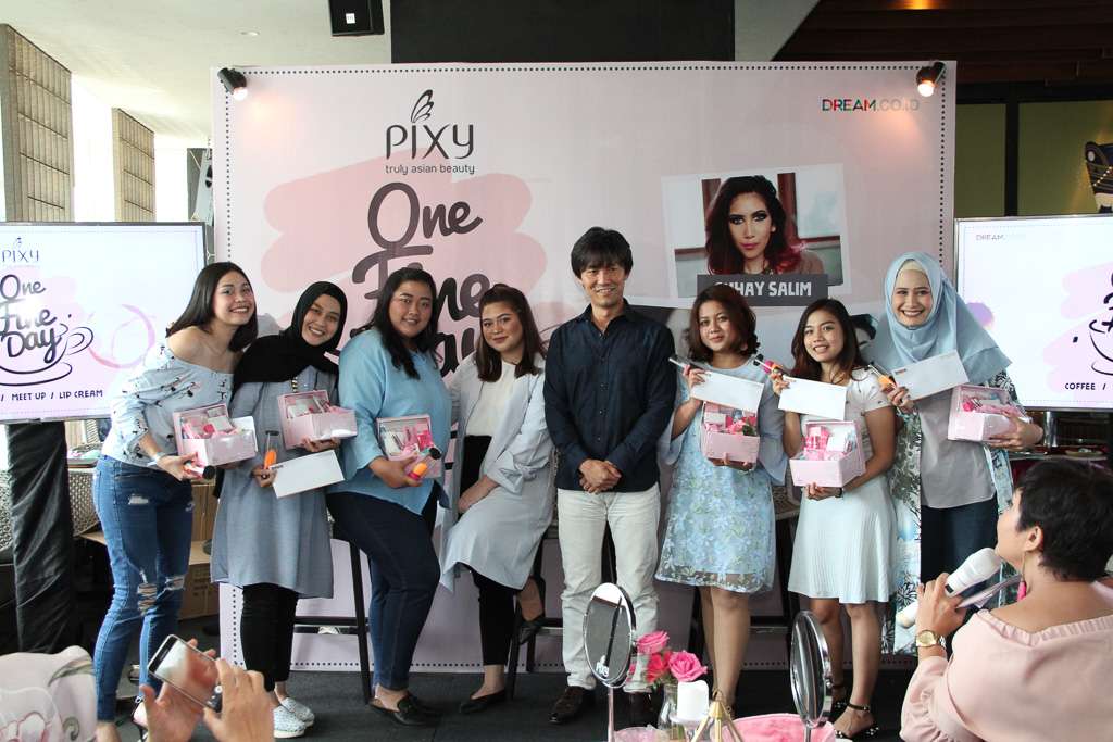 Foto: Kehebohan `One Fine Day` Bersama Tiga Beauty Vlogger