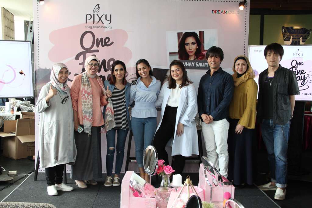 Foto: Kehebohan `One Fine Day` Bersama Tiga Beauty Vlogger