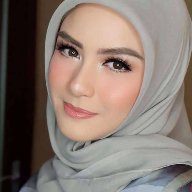 Deretan Artis Cantik Ini Memutuskan Berhijab Usai Menikah