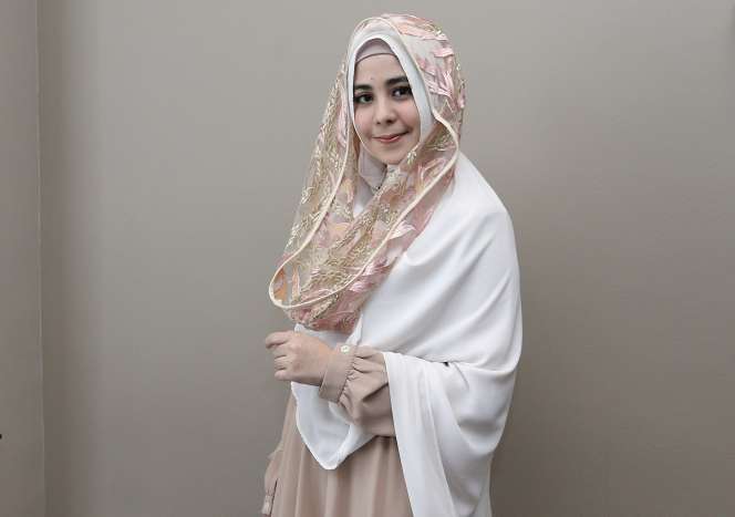 Deretan Artis Cantik Ini Memutuskan Berhijab Usai Menikah