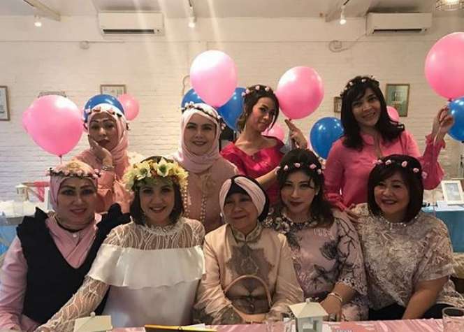 Hamil di Usia 41 Tahun, Andi Soraya Gelar Baby Shower
