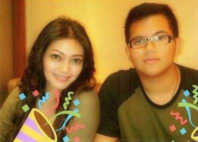 Kemesraan Bella Saphira Bersama Kedua Anaknya