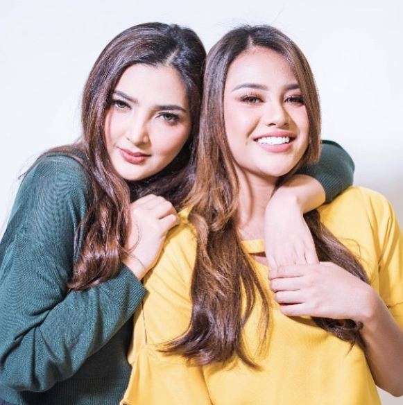 Kedekatan 5 Artis Cantik dengan Anak Tirinya