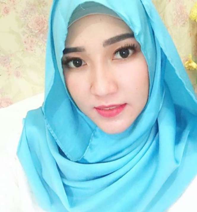 Penampilan Ayu Ting Ting, Via Vallen & Nella Kharisma Berhijab