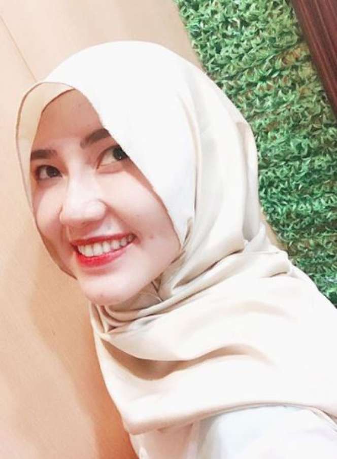 Penampilan Ayu Ting Ting, Via Vallen & Nella Kharisma Berhijab
