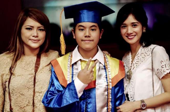 Meski Cerai, 5 Artis Ini Rayakan Momen Penting Bersama Anak