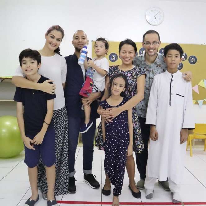 Meski Cerai, 5 Artis Ini Rayakan Momen Penting Bersama Anak