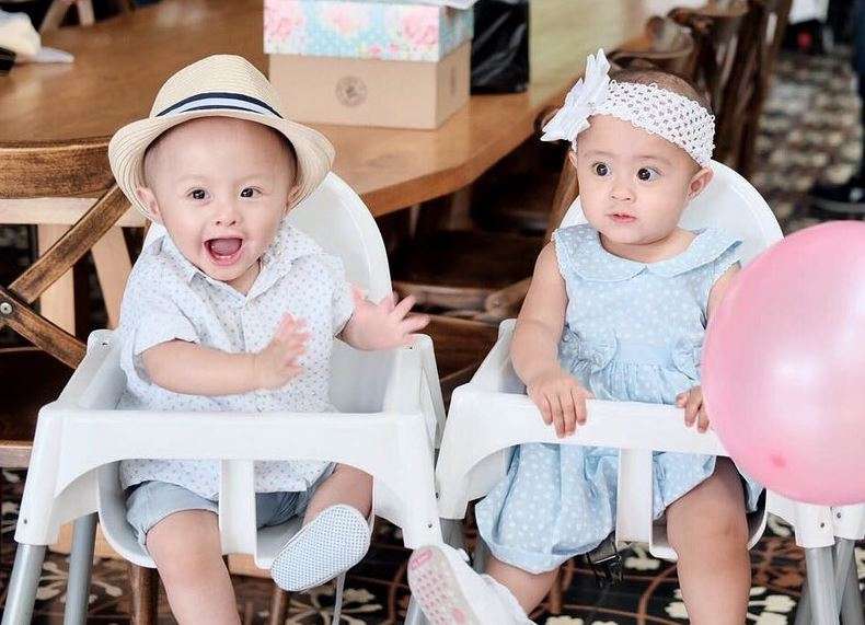 Foto: Polah Gemas Bayi Kembar Cynthia Lamusu-Surya Saputra