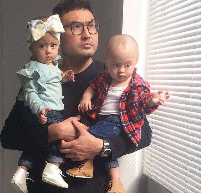 Foto: Polah Gemas Bayi Kembar Cynthia Lamusu-Surya Saputra