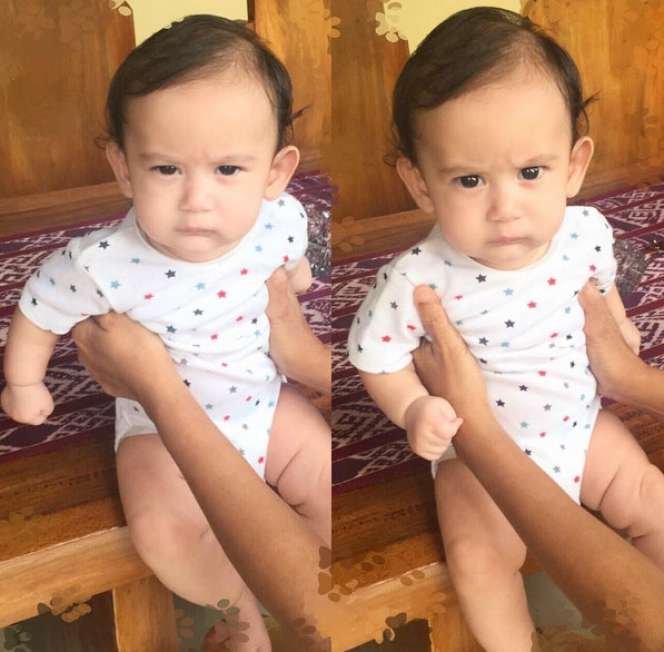 Mirip Boneka, 6 Anak Artis Ini Sangat Menggemaskan 