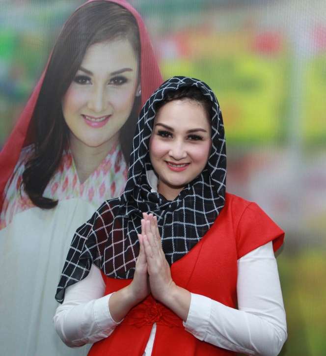 Punya Anak 3, Penampilan Para Artis Cantik Ini Tetap Menggoda