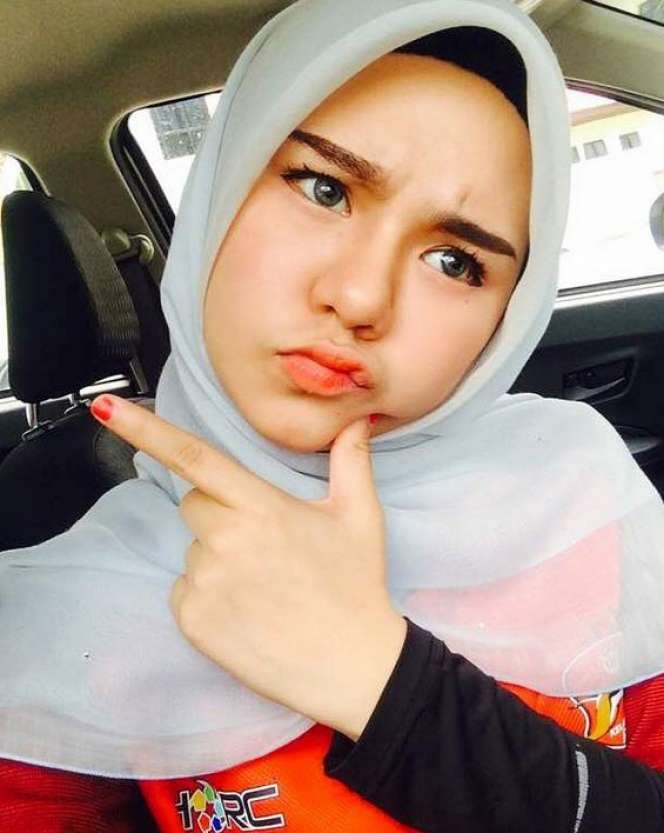 Cantiknya Nur Indah, Pesepakbola Wanita Berhijab