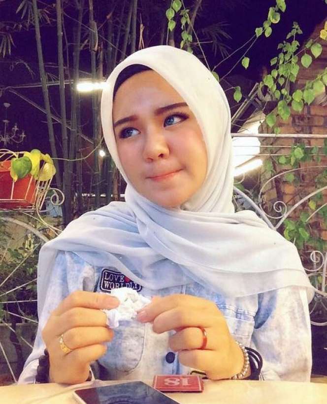 Cantiknya Nur Indah, Pesepakbola Wanita Berhijab