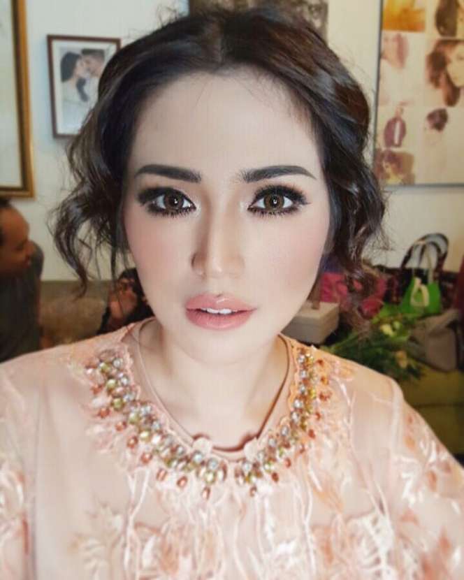 Meski Sudah Melahirkan, Penampilan 6 Artis Ini Tetap Kayak ABG
