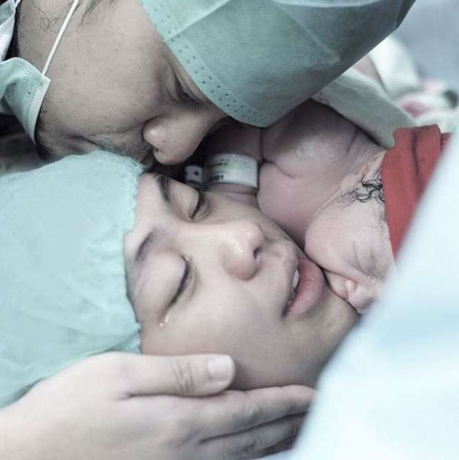 Mengharukan, Detik-detik Persalinan Putra Oki Setiana Dewi