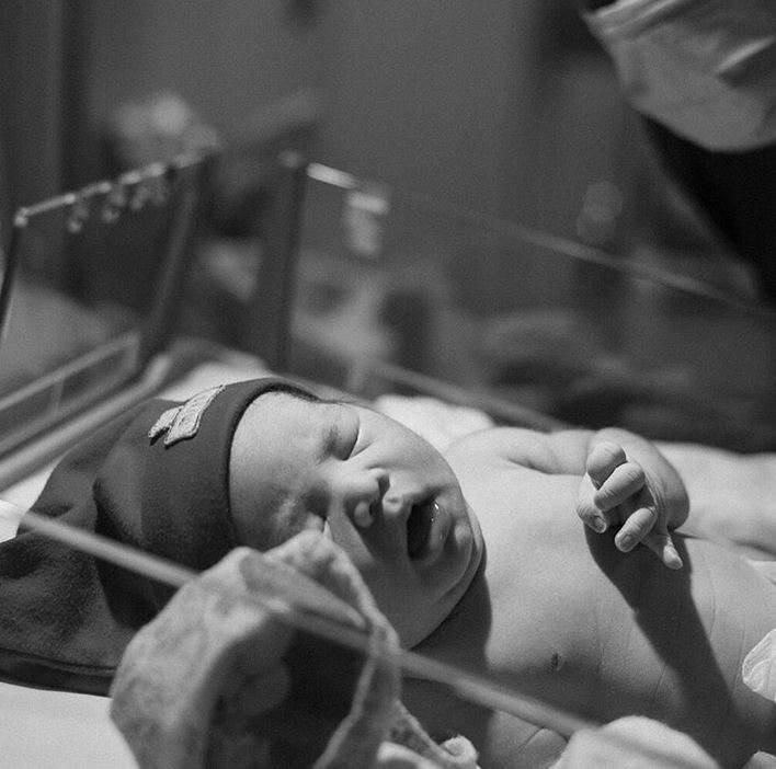 Mengharukan, Detik-detik Persalinan Putra Oki Setiana Dewi