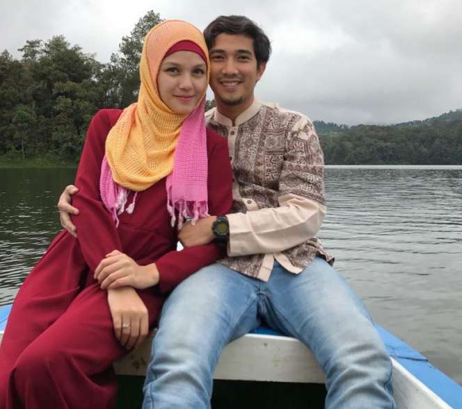 Potret Kemesraan Artis FTV Nadya dan Ray Rendy