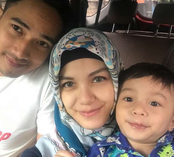 Potret Kemesraan Artis FTV Nadya dan Ray Rendy