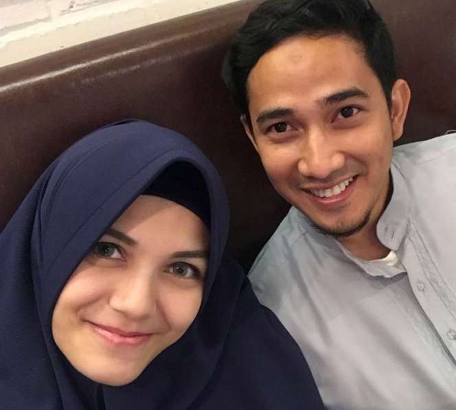 Potret Kemesraan Artis FTV Nadya dan Ray Rendy