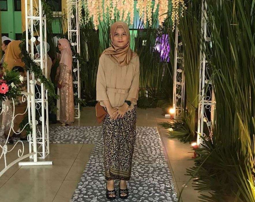 Tips Tampil Santai ke Kondangan ala Athifah Poetri