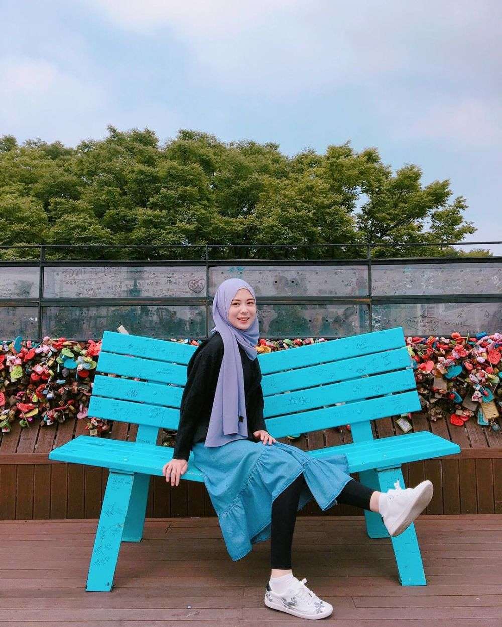 Intip 8 Gaya Hijab Ayana Moon, Mualaf Asal Korea