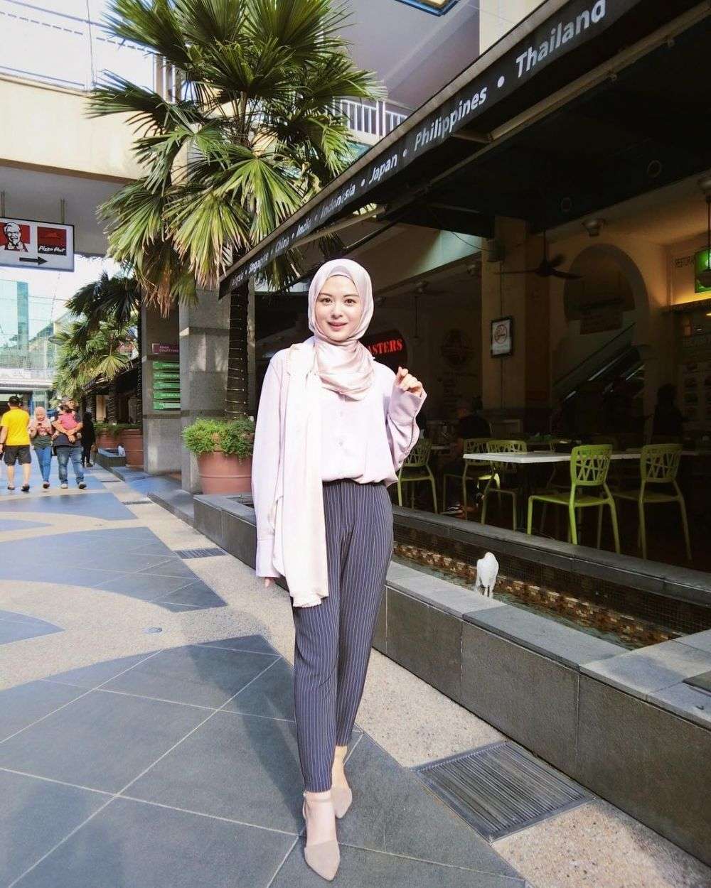 Intip 8 Gaya Hijab Ayana Moon, Mualaf Asal Korea