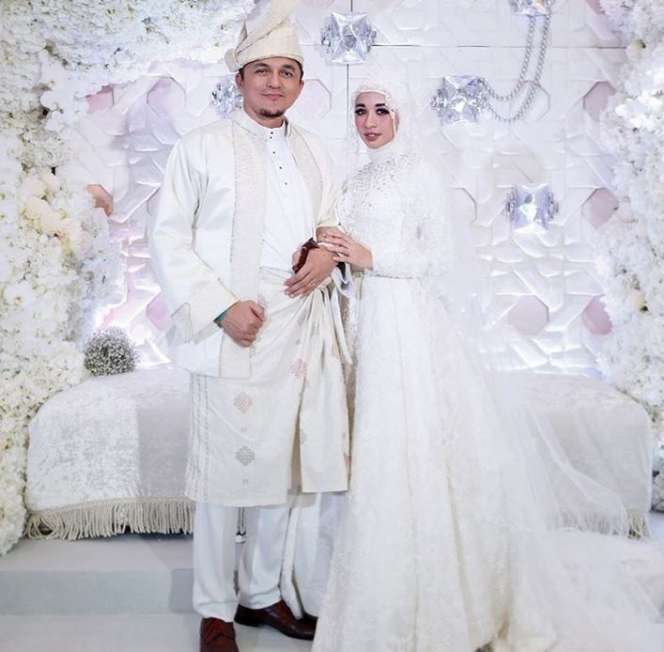 Deretan Pesohor yang Menikah dengan Mahar Sangat Sederhana