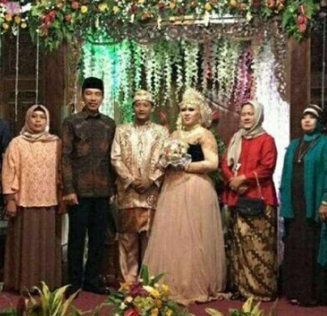 Tembus Gang Sempit, Jokowi Hadiri Pernikahan Anak Perawat Rusa