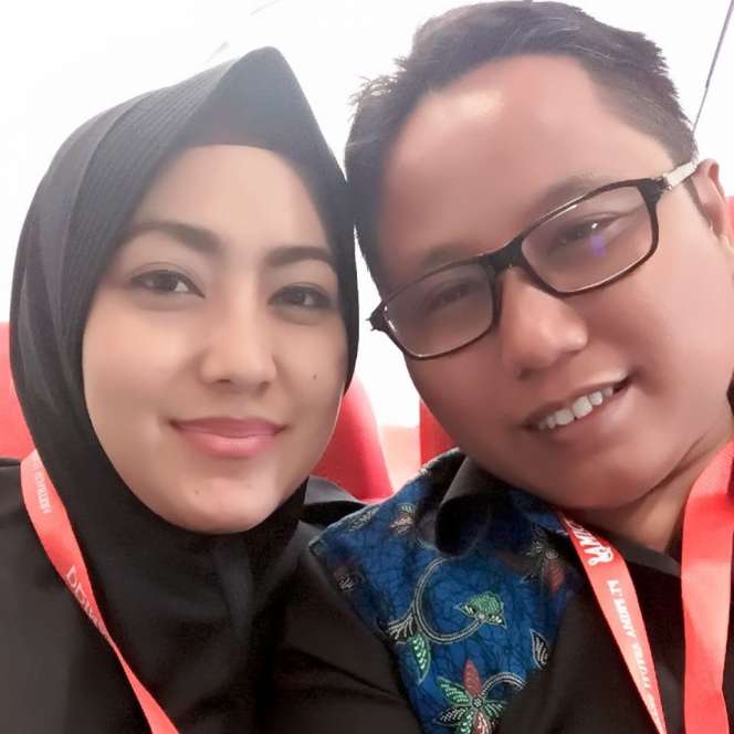 Beruntung, 5 Komedian Indonesia Ini Memiliki Istri Cantik