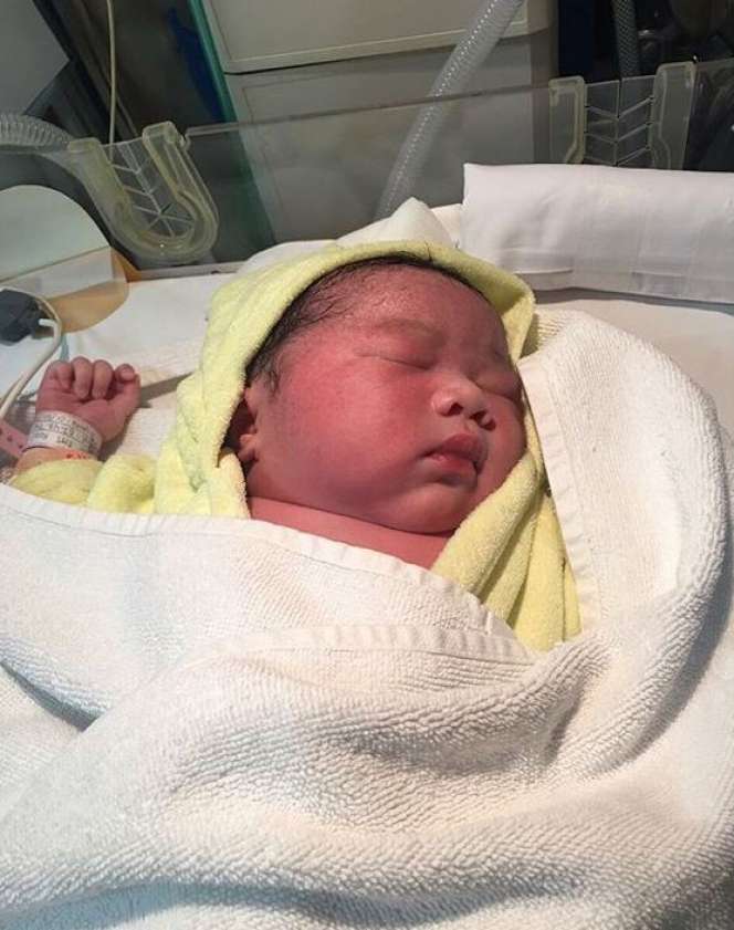 So Sweet! Momen `Kakek` SBY dan Hatta Rajasa Sambut Baby Gaia