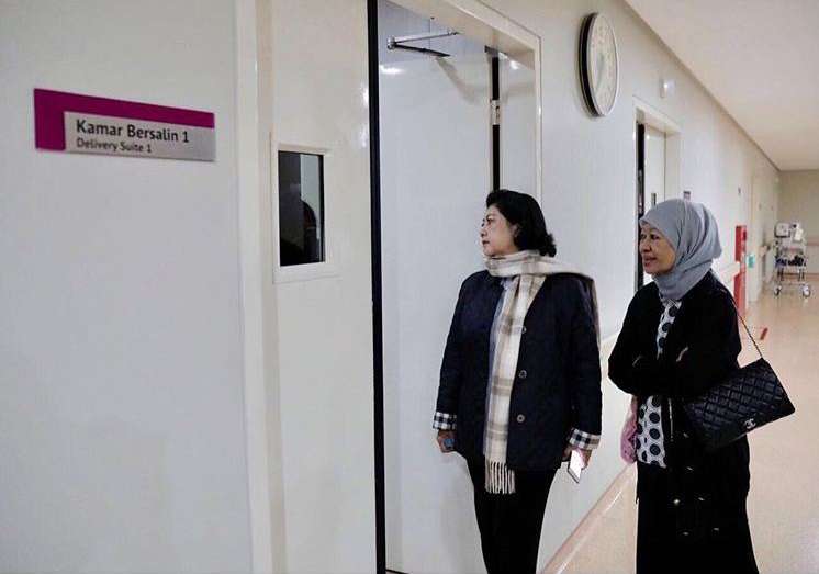 So Sweet! Momen `Kakek` SBY dan Hatta Rajasa Sambut Baby Gaia