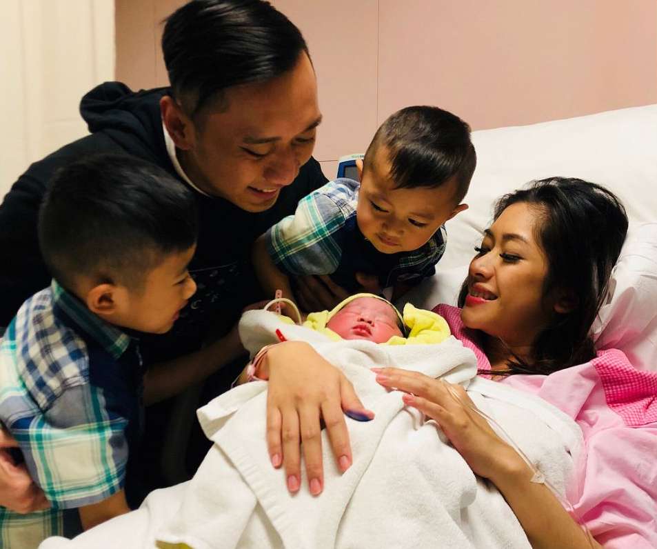 So Sweet! Momen `Kakek` SBY dan Hatta Rajasa Sambut Baby Gaia