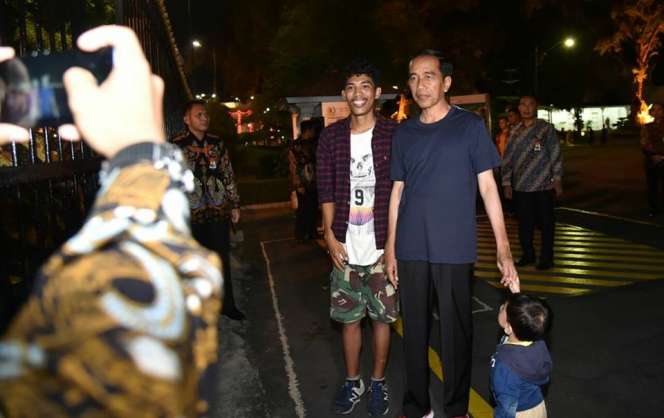5 Momen Presiden Jokowi Pakai Kaus Oblong