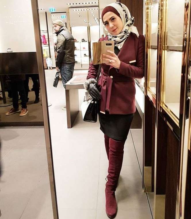 Pesona Vie Shantie, Hijaber Sosialita Malaysia Teman Syahrini