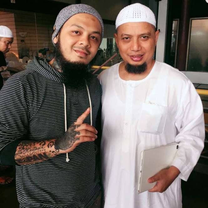 Kisah Hidup Iqbal Azhari, dari Jalanan Hingga Jadi Dai